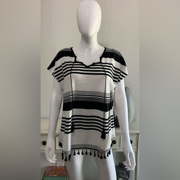 Chico’s Black & White Striped Fringe-Trim Tee
Sz 2 - Excellent Condition - Picture 3 of 7